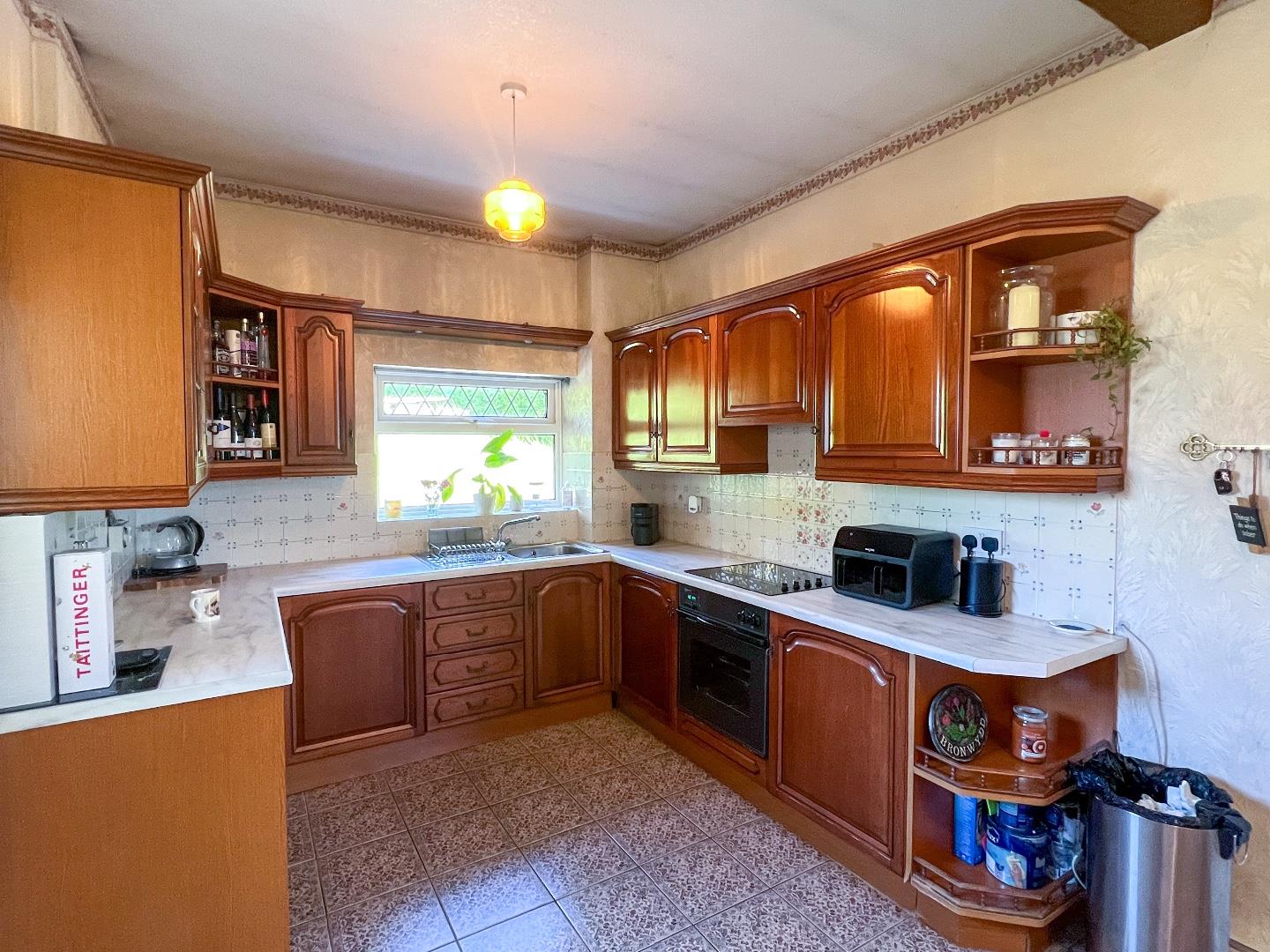 Brynna Road, Brynna, Pontyclun, Rhondda Cynon Taff, CF72 9QE